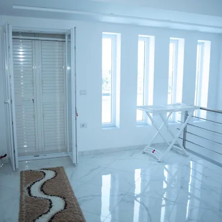 Miri House Domje