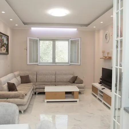 Villa Miri House *
