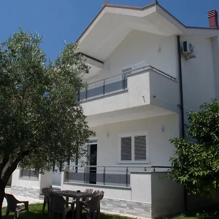 Miri House *