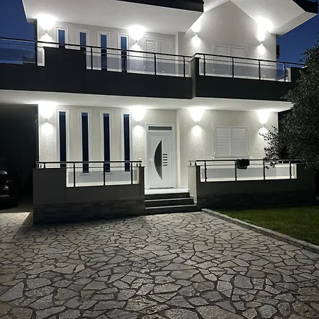 Miri House Villa